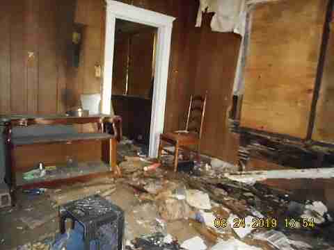 2075 Burnside (15)_m.jpg